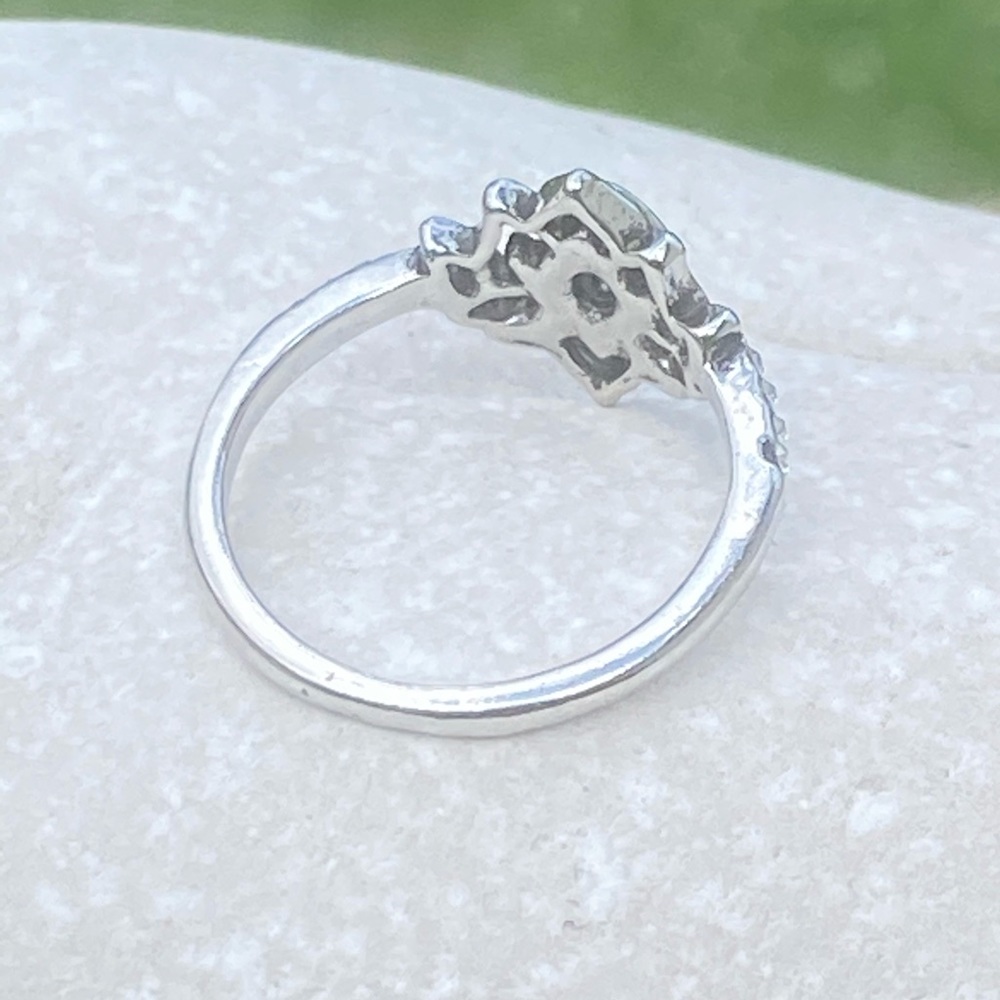 Lotus ring White Zircon silver plated flower ring with crystal accent - Picture 10 of 15